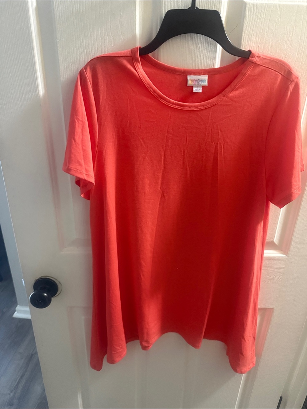 LuLaRoe Short Sleeve Tee - Coral Red